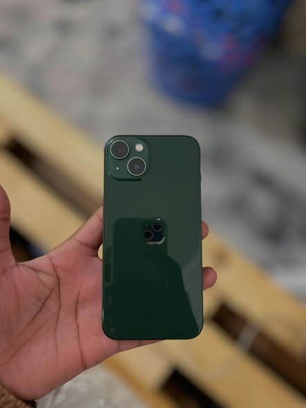 iPhone 13 photo 2