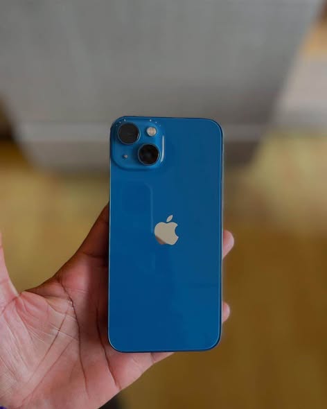 iPhone 13 photo 1