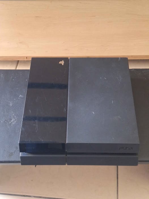 PS4 photo 1