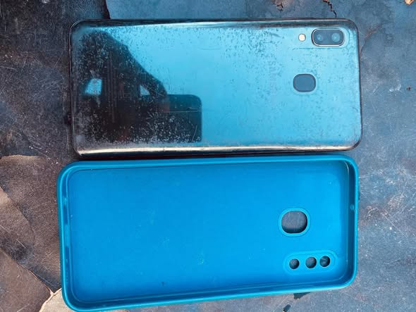 Samsung A20 photo 1