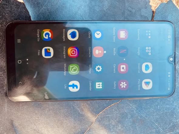 Samsung A20 photo 3