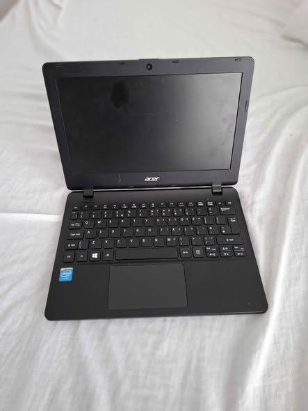 Accer laptop photo 4
