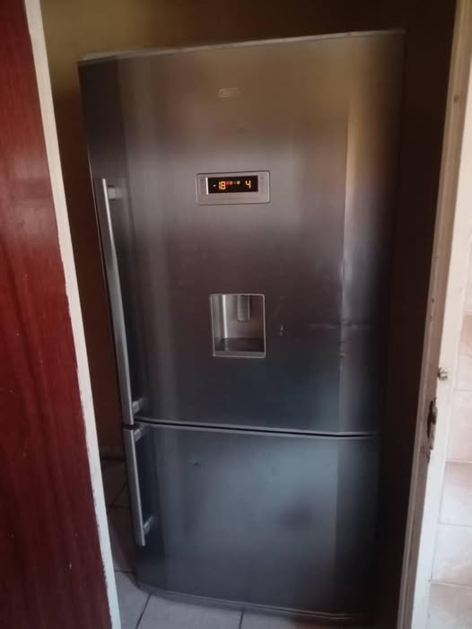 Defy with water dispenser fridge photo 1