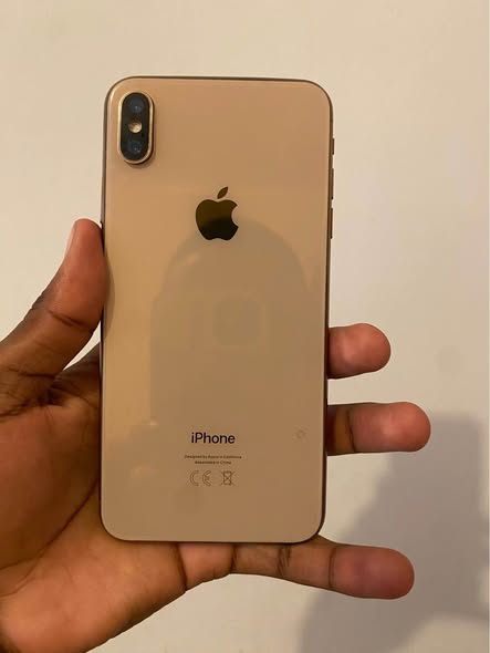 iPhone XS Max photo 2