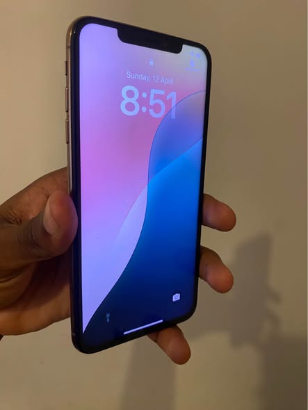 iPhone XS Max photo 4