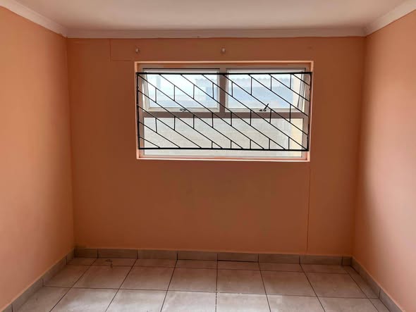 FLAT FOR SALE IN WALVIS BAY KUISEBMOND photo 4