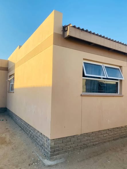 FLAT FOR SALE IN WALVIS BAY KUISEBMOND photo 2