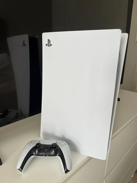 PS5 photo 2