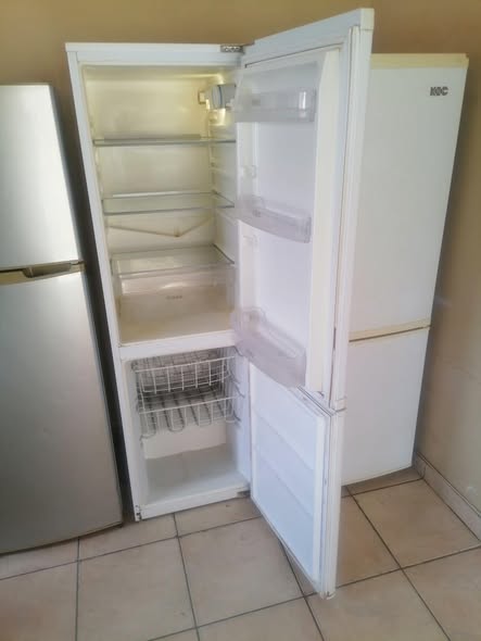 KIC bottom freezer fridge photo 2