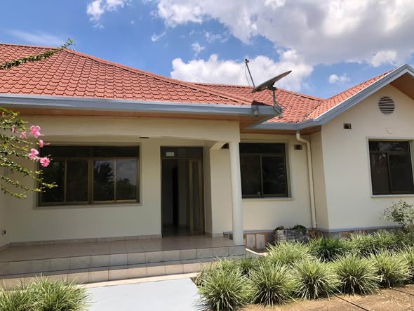 House for rent photo 2