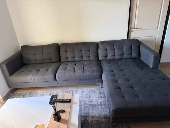 Grey Tufted Chaise L-Shaped Couch photo 1