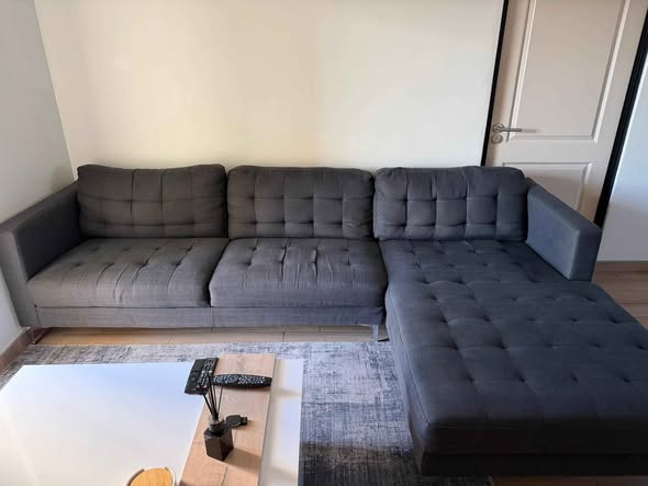 Grey Tufted Chaise L-Shaped Couch photo 4