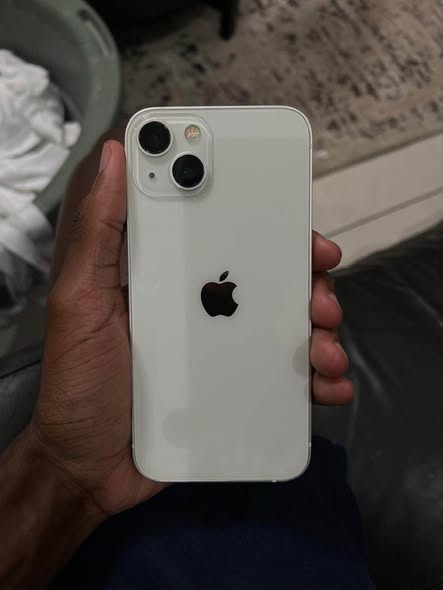 iPhone 13 photo 1