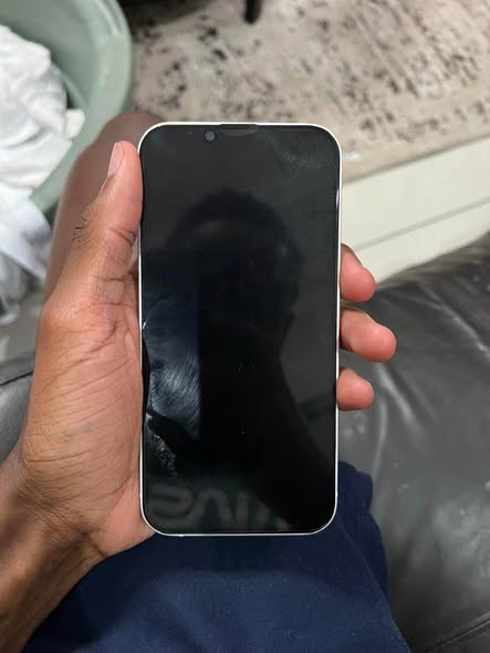 iPhone 13 photo 2