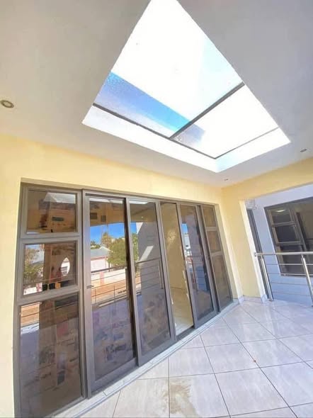 House for Sale, Hochland Park photo 1