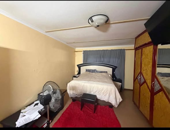 House for sale in Khomasdal photo 2
