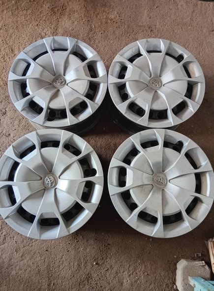 Bakkie Normal Rims Wheeltop New Size R16 photo 1