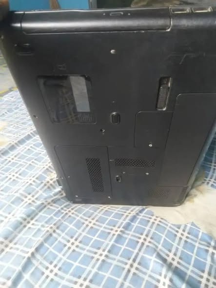 HP Compaq Presario QC60 laptop photo 3