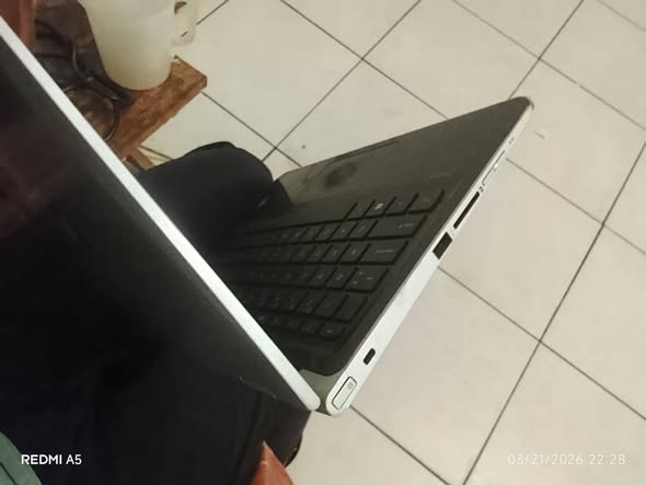 HP LAPTOP photo 2