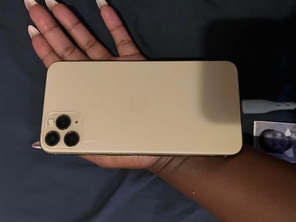 iPhone 11 Pro Max photo 2