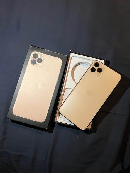 iPhone 11 Pro Max photo 1