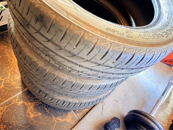 Car tire/tyre photo 1