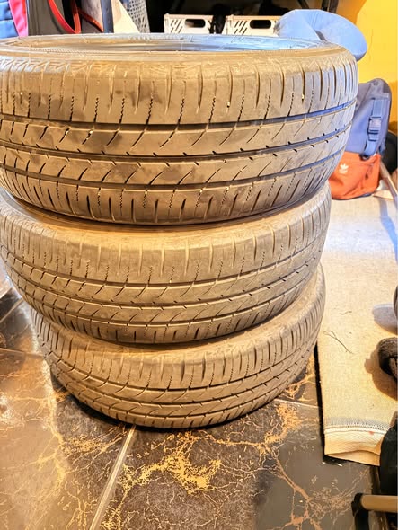 Car tire/tyre photo 3