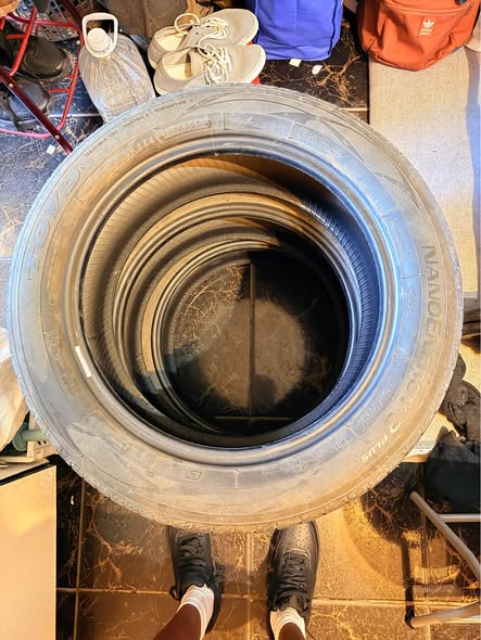 Car tire/tyre photo 4