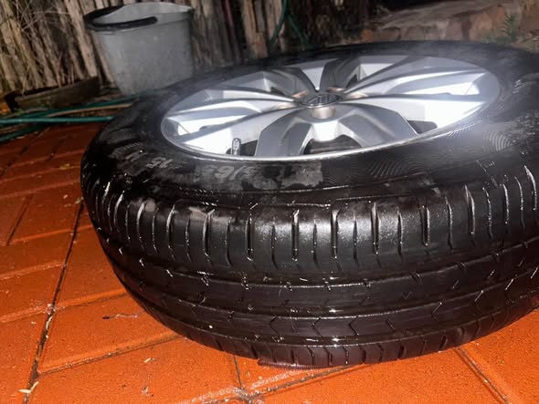 Tyres photo 4