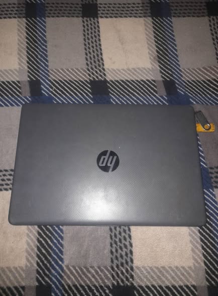 Hp laptop photo 1
