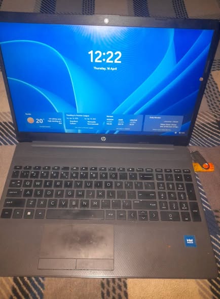 Hp laptop photo 2