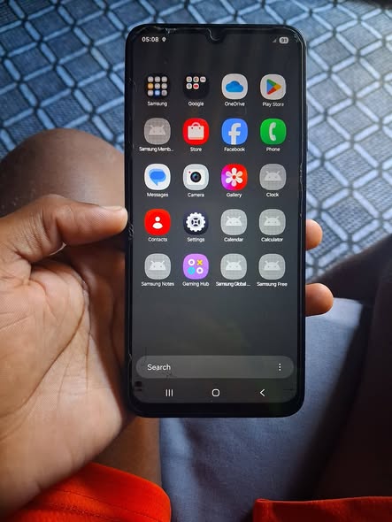 Samsung A05s photo 1