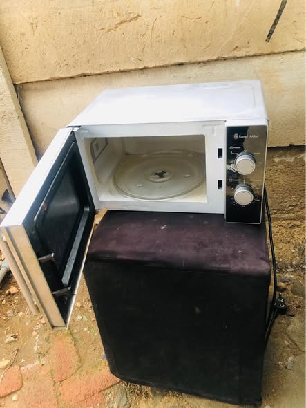 Microwave Russel Hobbs photo 1