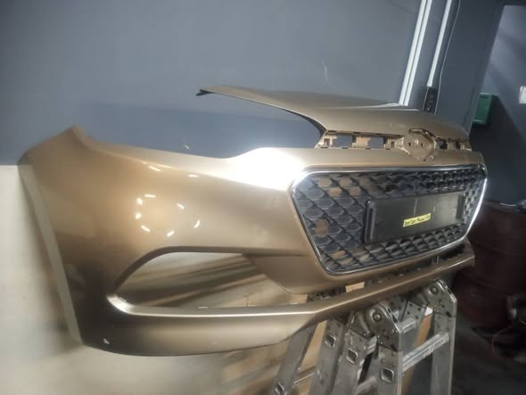 HYUNDAI I20 GRAND FRONT BUMPER AND GRILL photo 3