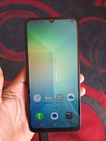 Samsung Galaxy A06 photo 2