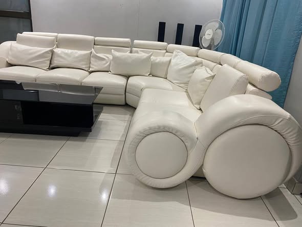 Original leather couch photo 2