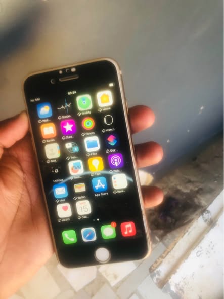 IPHONE 8  64gb photo 1