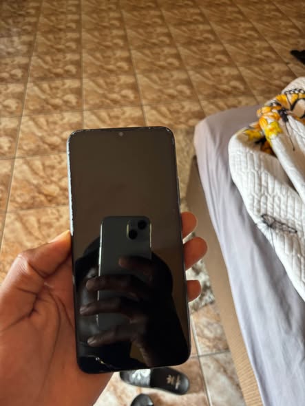Hisense E34 photo 4