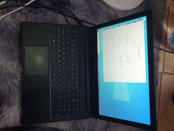 Dell laptop Core i5 7th gen photo 3