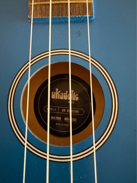 Ukulele photo 4