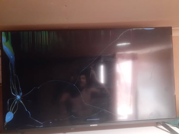 Skyworth TV photo 4