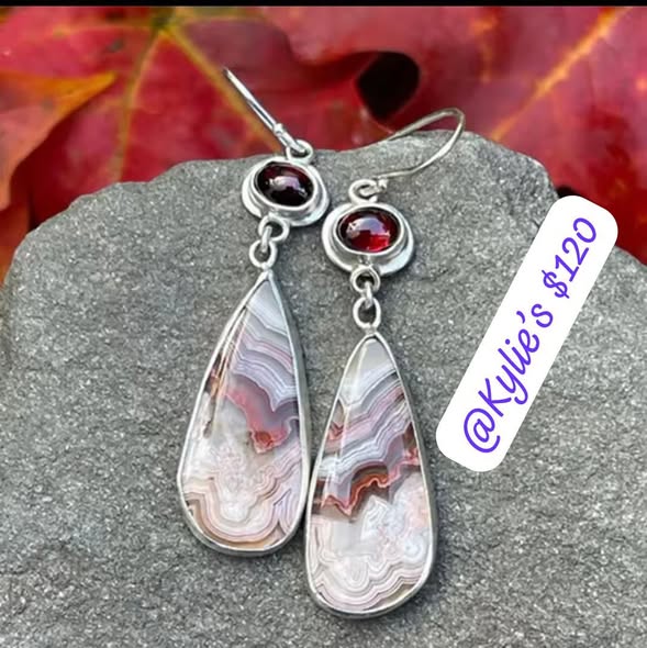 Earrings photo 2