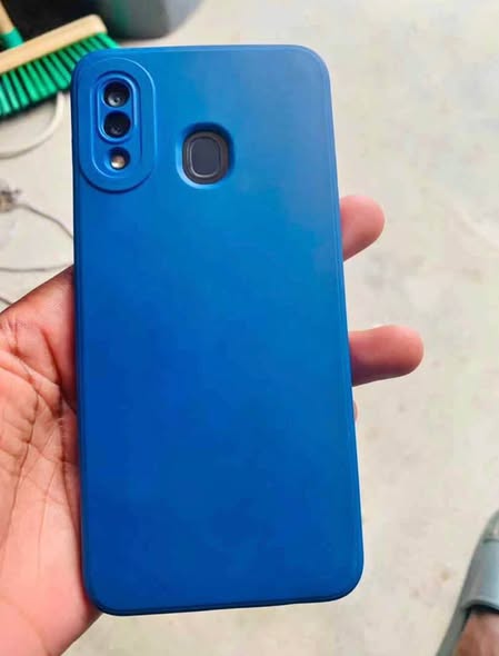 Samsung A20 photo 2