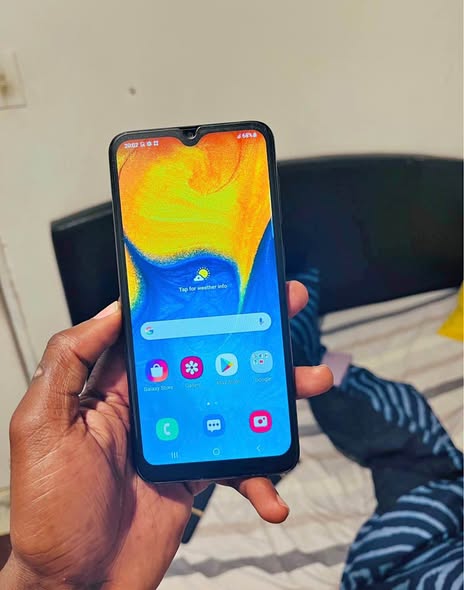 Samsung A20 photo 3