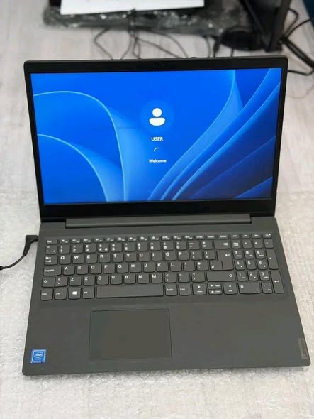 LENOVO LAPTOP photo 1