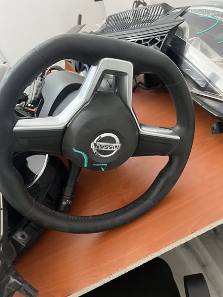 NISSAN NOTE NEW SHAPE PARTS photo 2