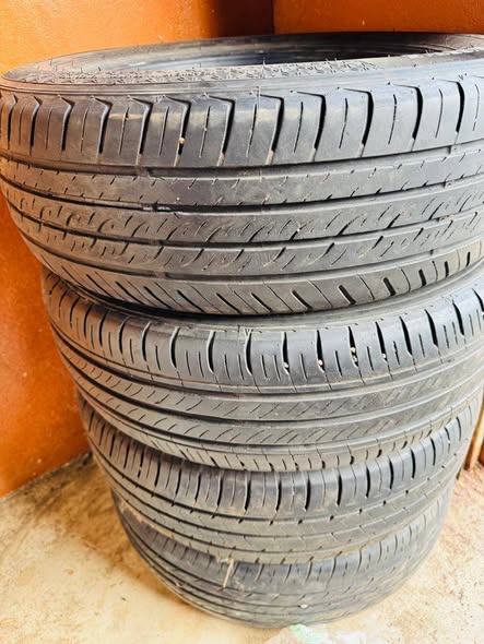 Tires photo 2