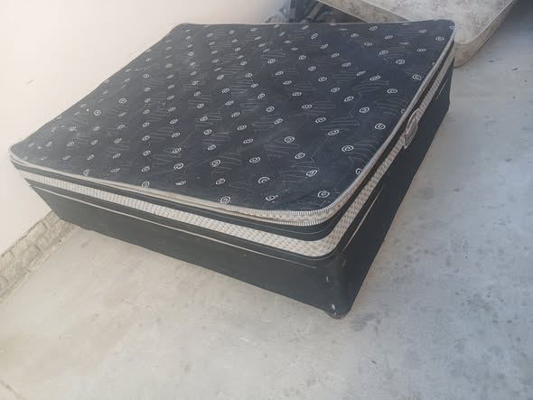 Queen bed photo 1