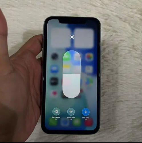 iPhone 11 photo 2