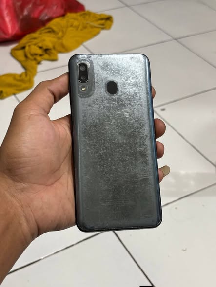 Samsung A20 photo 3